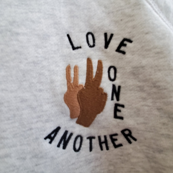 Love one another x Old Navy cropped sweatshirt XXL size, oversized - Picture 8 of 9